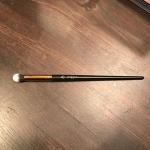 5/$10 Shaina B Eye Crease brush